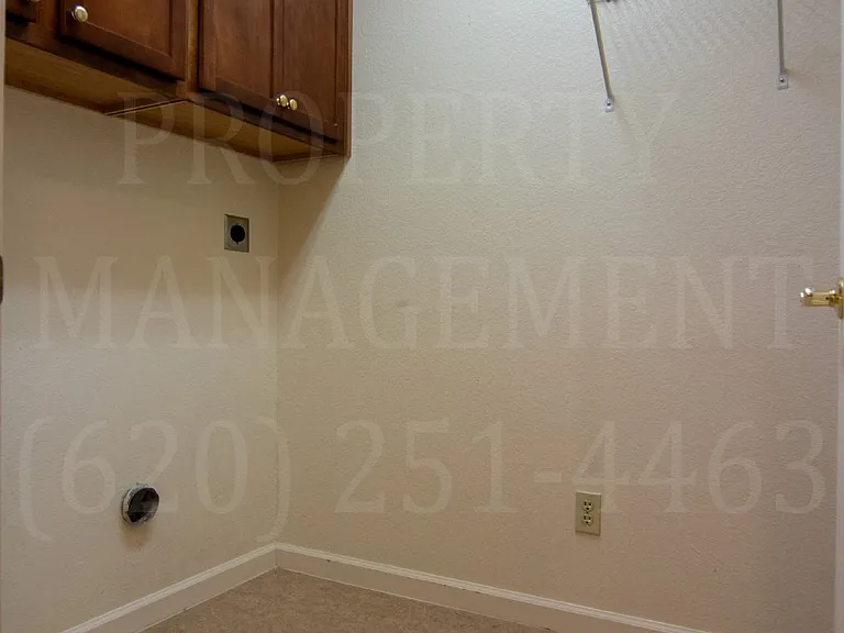 813 Shawnee St — Photo 24
