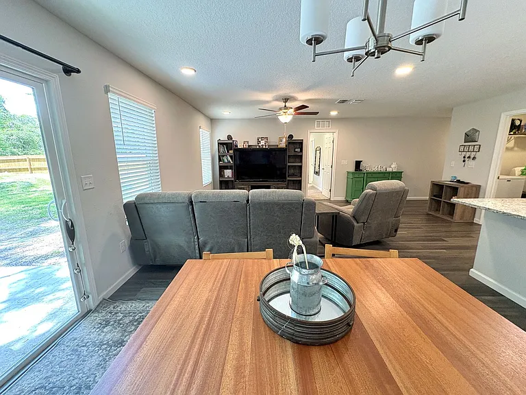 14454 Benton St — Photo 9