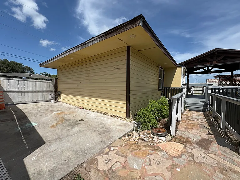 3315 Gollihar Rd — Photo 35