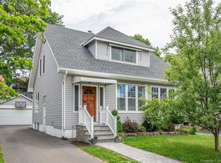 94 Beverly Rd, West Hartford, CT 06119