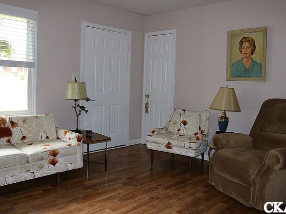 4th image of 107 Eastwood Dr