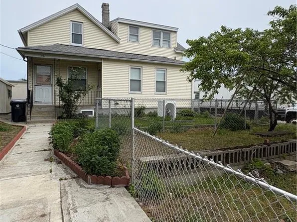 46 Humboldt Ave, Pawtucket, RI 02860