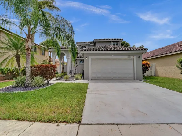 922 SW 176th Ave, Pembroke Pines, FL 33029