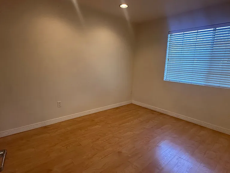 1850 E Maryland Ave #54 — Photo 9