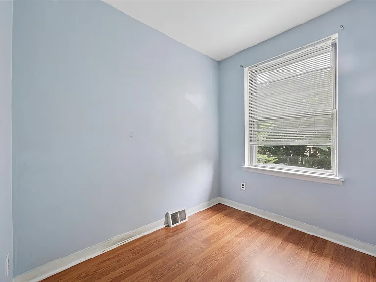 1320 S Newkirk St — Photo 16