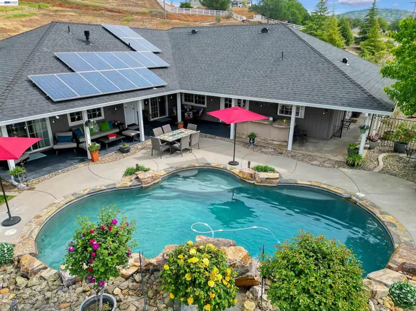 2767 Canoe St, Copperopolis, CA 95228