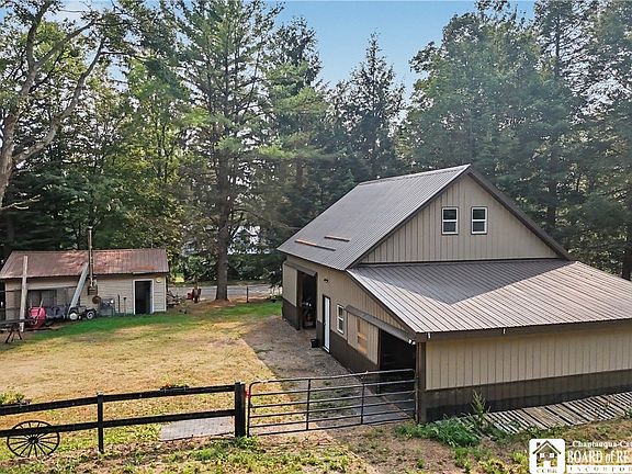 3rd image of 8202 Bear Lake Rd