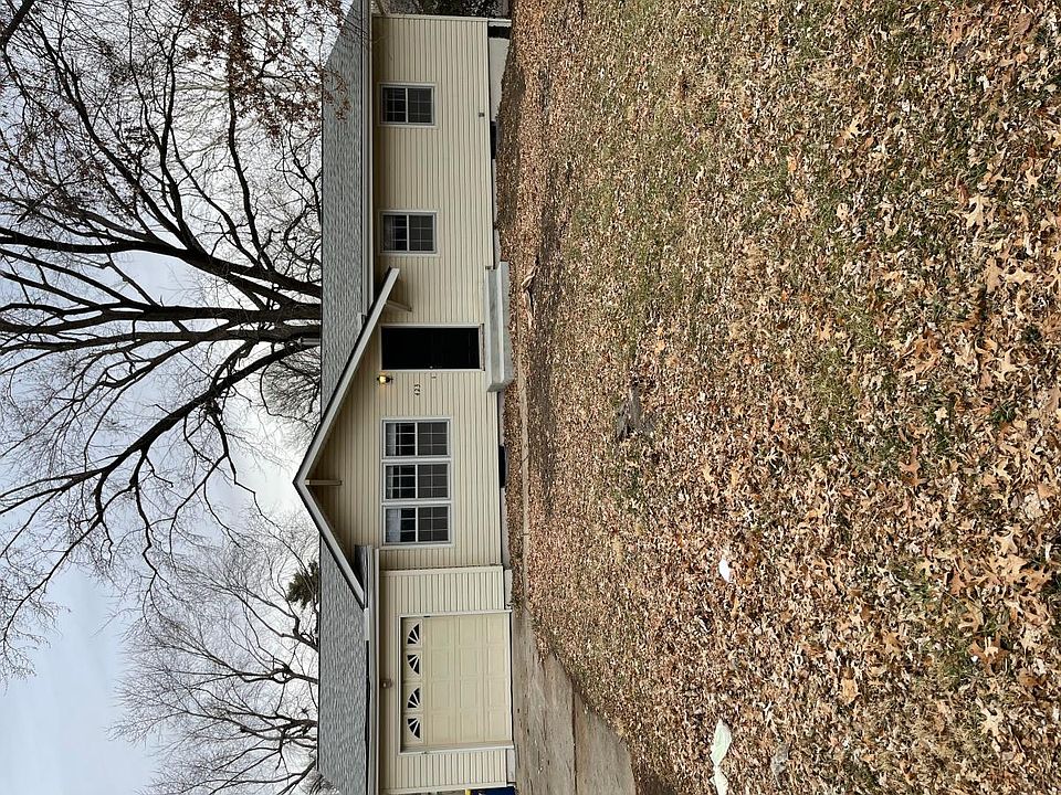 1st image of 423 Monterey Ave