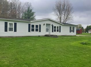 1371 W Wackerly Rd, Sanford, MI 48657