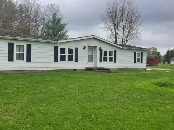 1371 W Wackerly Rd, Sanford, MI 48657