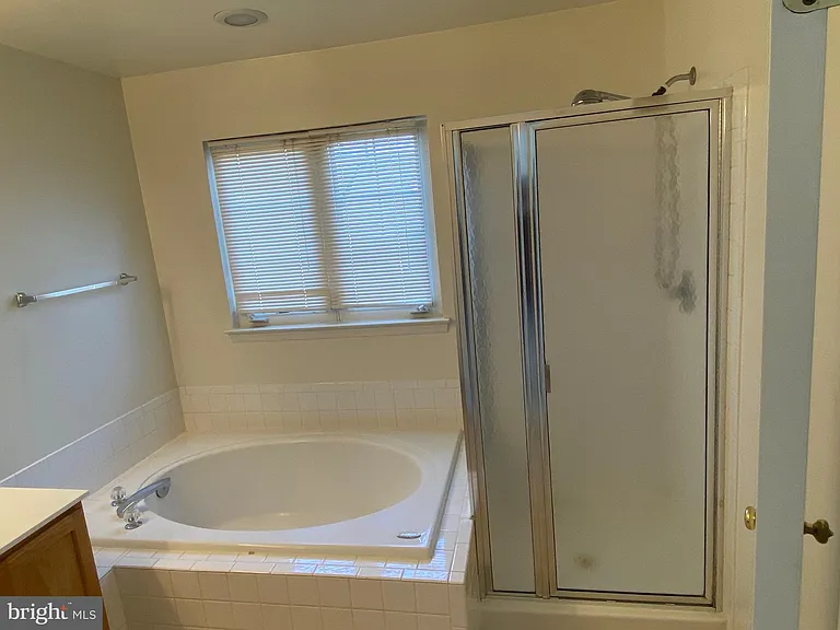 2560 Belcroft Pl — Photo 17
