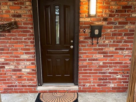 2nd image of 624 Springfield St