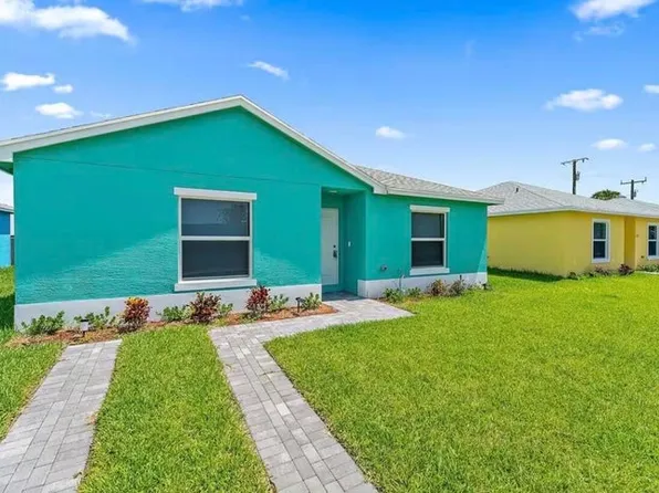 565 Lilac Ct, West Palm Beach, FL 33407