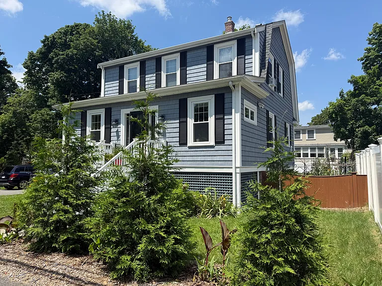 62 Plimpton Ave — Photo 2