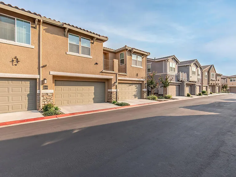 Parador Townhomes — Photo 25