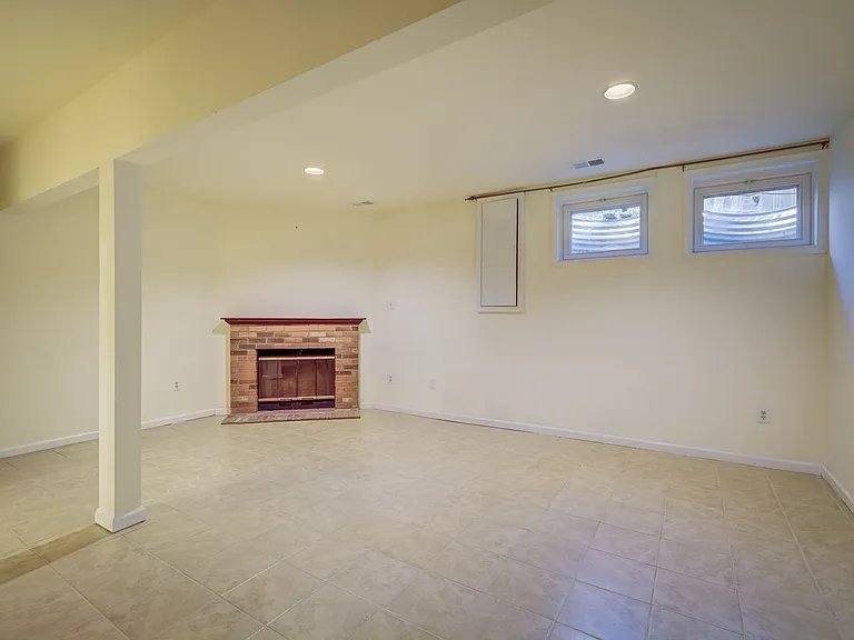 14907 Bradwill Ct — Photo 45