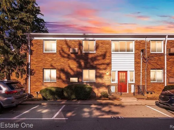 32718 Grand River Ave Unit C12, Farmington, MI 48336