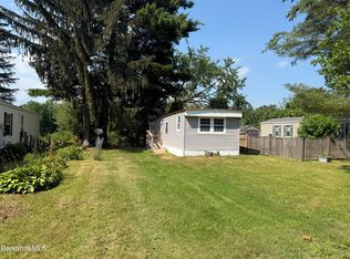 27 Gwenn Ln, West Stockbridge, MA 01266