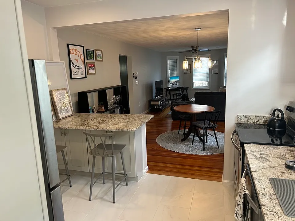 33 Early Ave #1