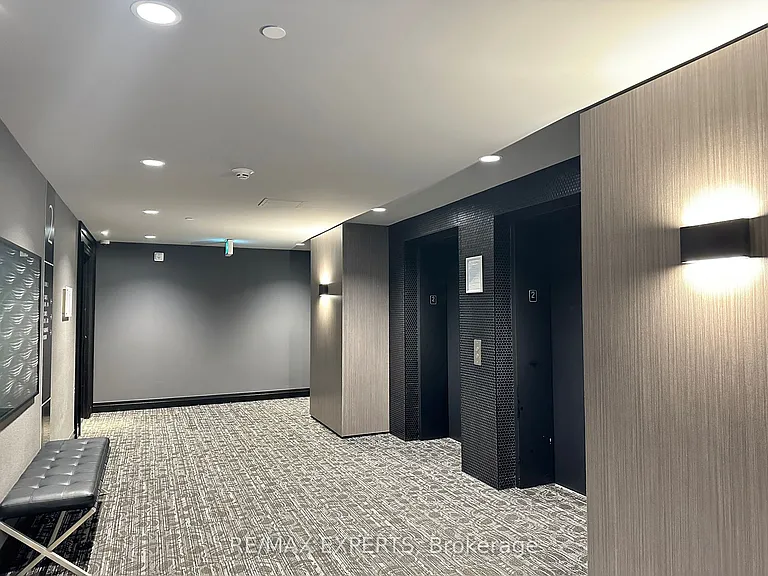 95 Dundas St W #206 — Photo 5