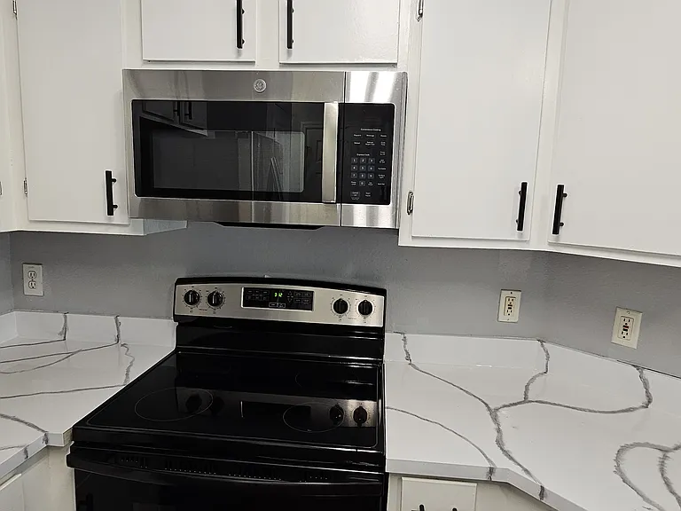2025 Erving Cir #4207 — Photo 18