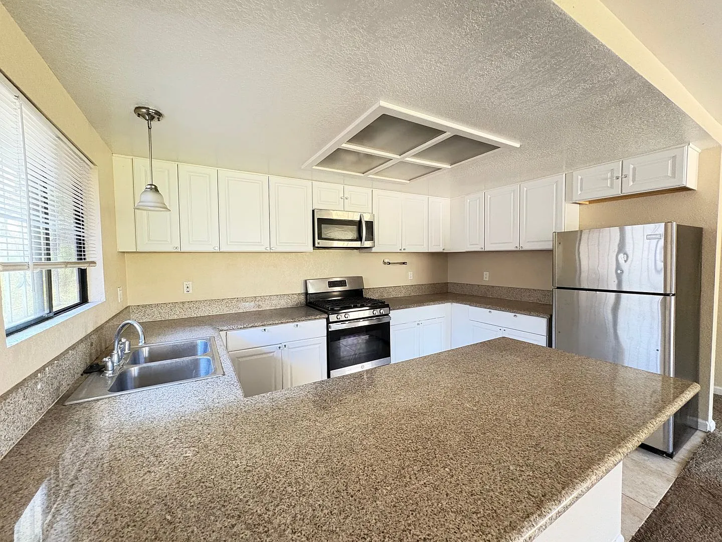 Spacious 4-Bedroom Home Available Now! — Photo 4
