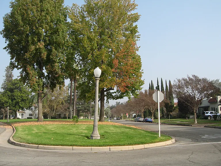 610 Lindaraxa Park — Photo 15