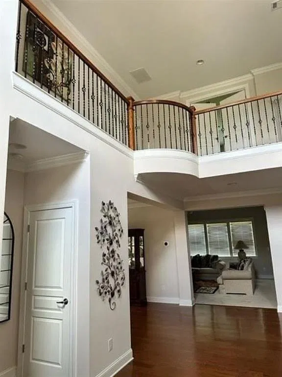 5 bed, 4.5 bath, 4224 sqft, $4,000 — Photo 4