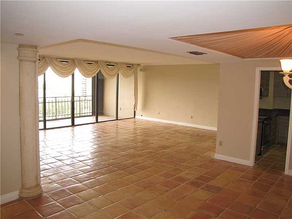 4th image of 11113 Biscayne Blvd Unit 1056