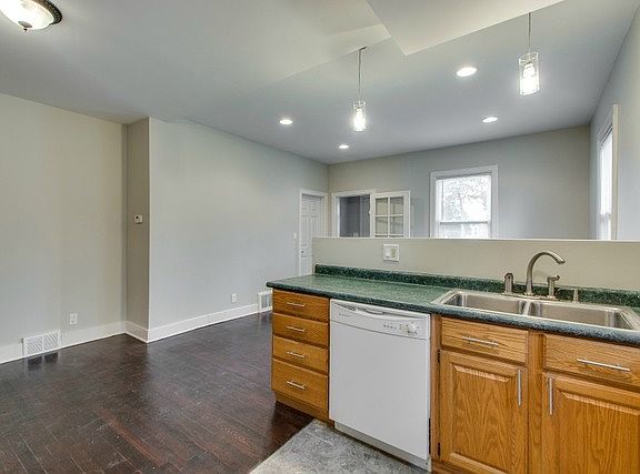 3rd image of 2924 N Nagle Ave