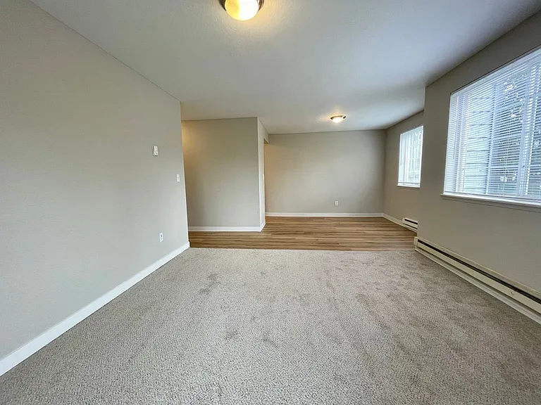 Brookside Gardens Apartments — Photo 19