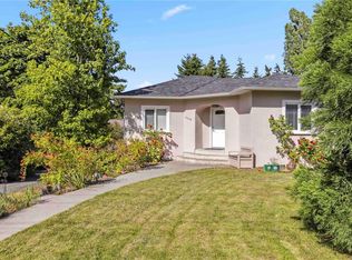 1112 Craigflower Rd, Esquimalt, BC V9A 2Y1