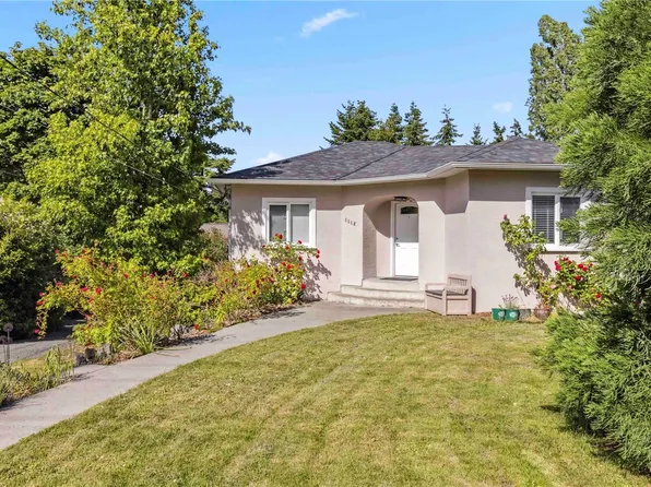 1112 Craigflower Rd, Esquimalt, BC V9A 2Y1