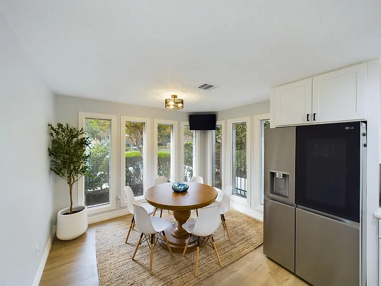 7702 Antoine Dr — Photo 17