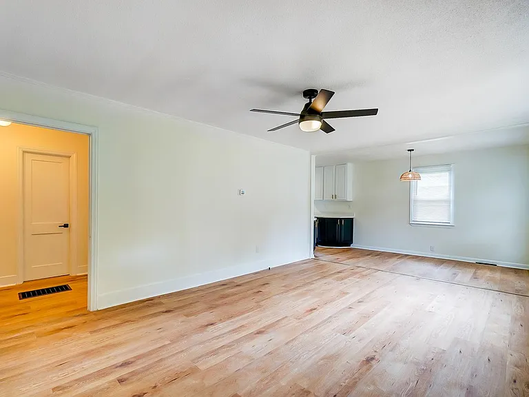 865 McNair St — Photo 2