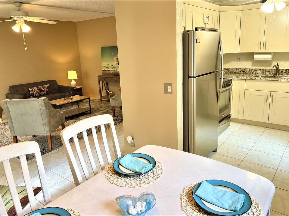 Dining Kitchen Living Area, Tiled, Updated, Light & Open.