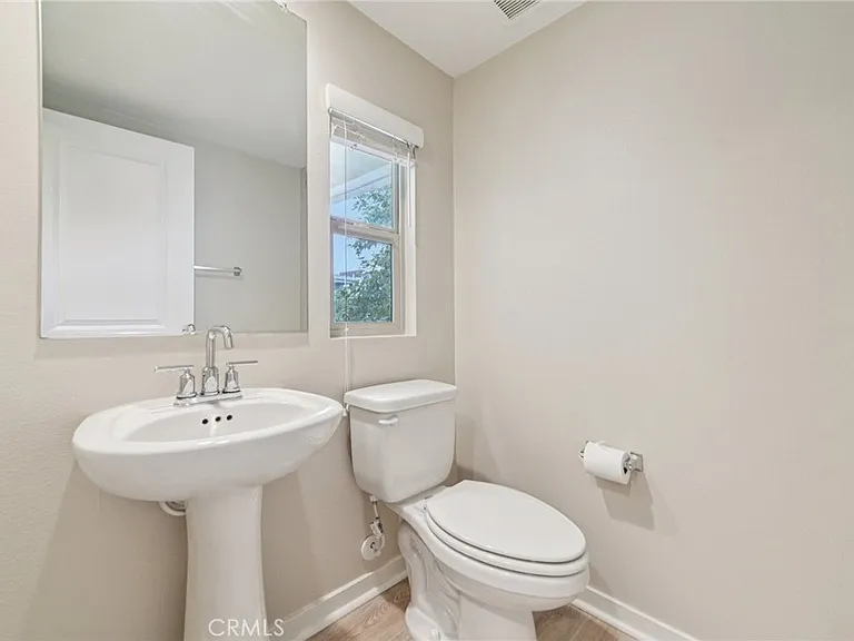 143 Frame — Photo 23