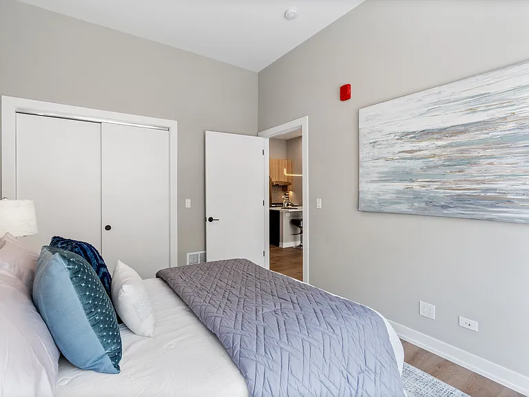 3217 N Clark St — Photo 22