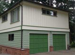 9975 NE Valley Rd, Bainbridge Island, WA 98110