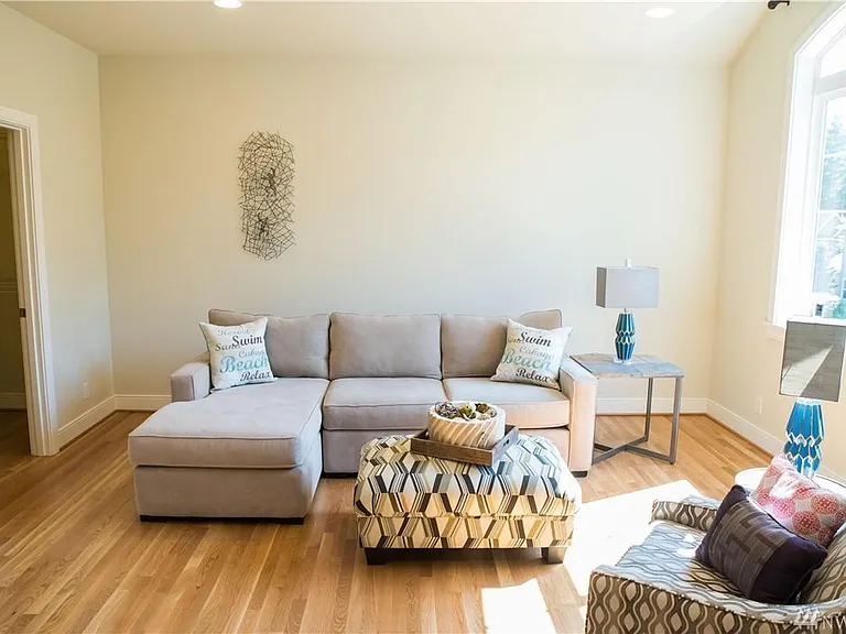Mediaroom seating area, walkin closet