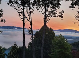 907 Ramey Mountain Rd, Hiawassee, GA 30546