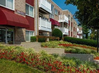 2260 Alice Ave #2218-302, Oxon Hill, MD 20745