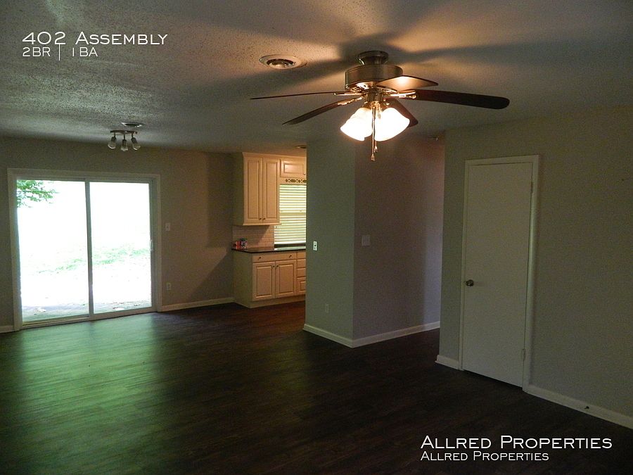 1st image of 404 N Assembly Dr