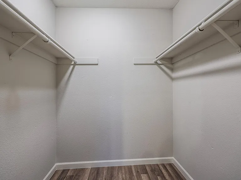 2611 E Maryland Dr — Photo 18
