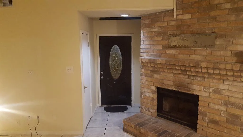 3 bed, 2.0 bath, 1718 sqft, $1,600 — Photo 4