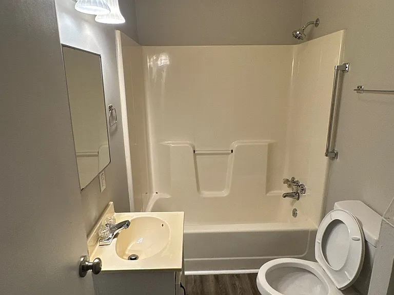 222 Chapman Rd #B1 — Photo 14