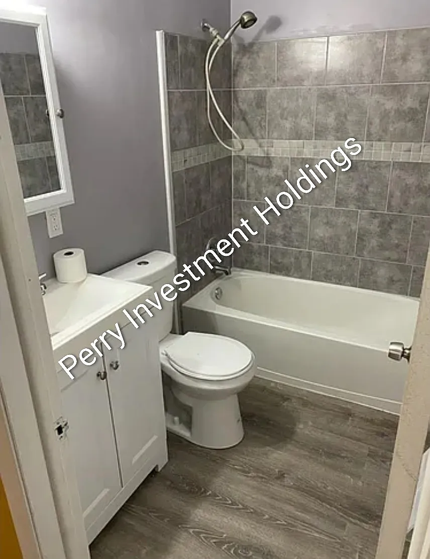 3 bed, 1.5 bath, 1286 sqft, $1,400 — Photo 3