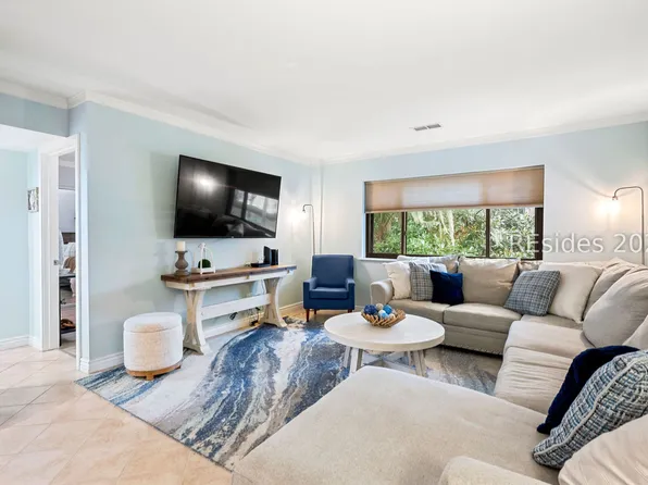25 Deallyon Ave APT 110, Hilton Head Island, SC 29928