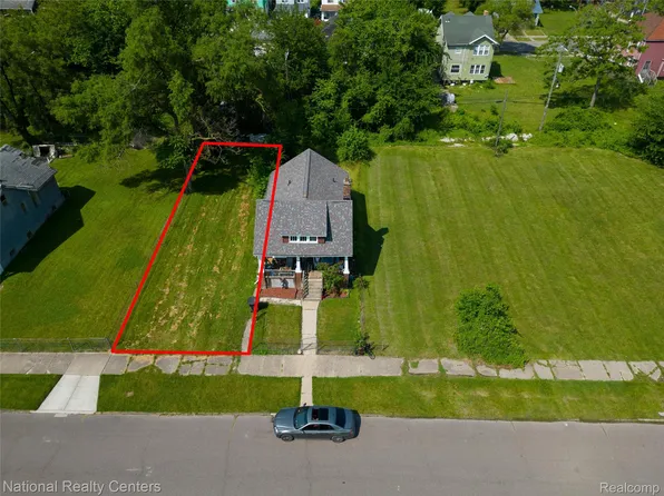 2587 Lenox St, Detroit, MI 48215
