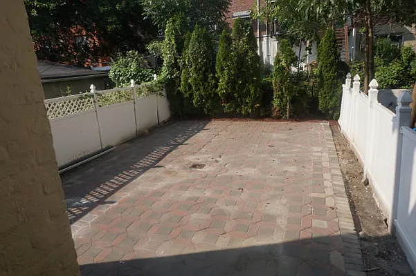 Rented by One Realty Inc | media 16